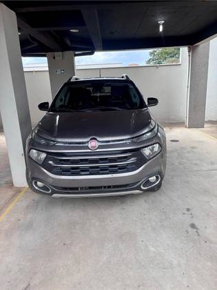 FIAT TORO 2.0 16V TURBO DIESEL VOLCANO 4WD AT9 FIAT TORO 2.0 16V TURBO DIESEL VOLCANO 4WD AT9